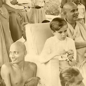One of many birthday celebrations for Swami Sivananda. 