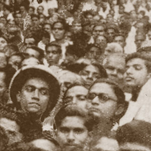 Massive crowds came from a radious over 50 miles to have Sivananda's spiritual instruction. 