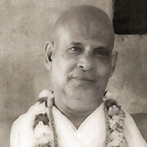 Sri Srinivasan, Swami Venkatesananda's father, visiting Sivananda and Swami Venkatesananda